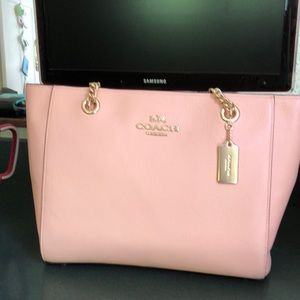 Coach handbag w/13” shoulder straps
